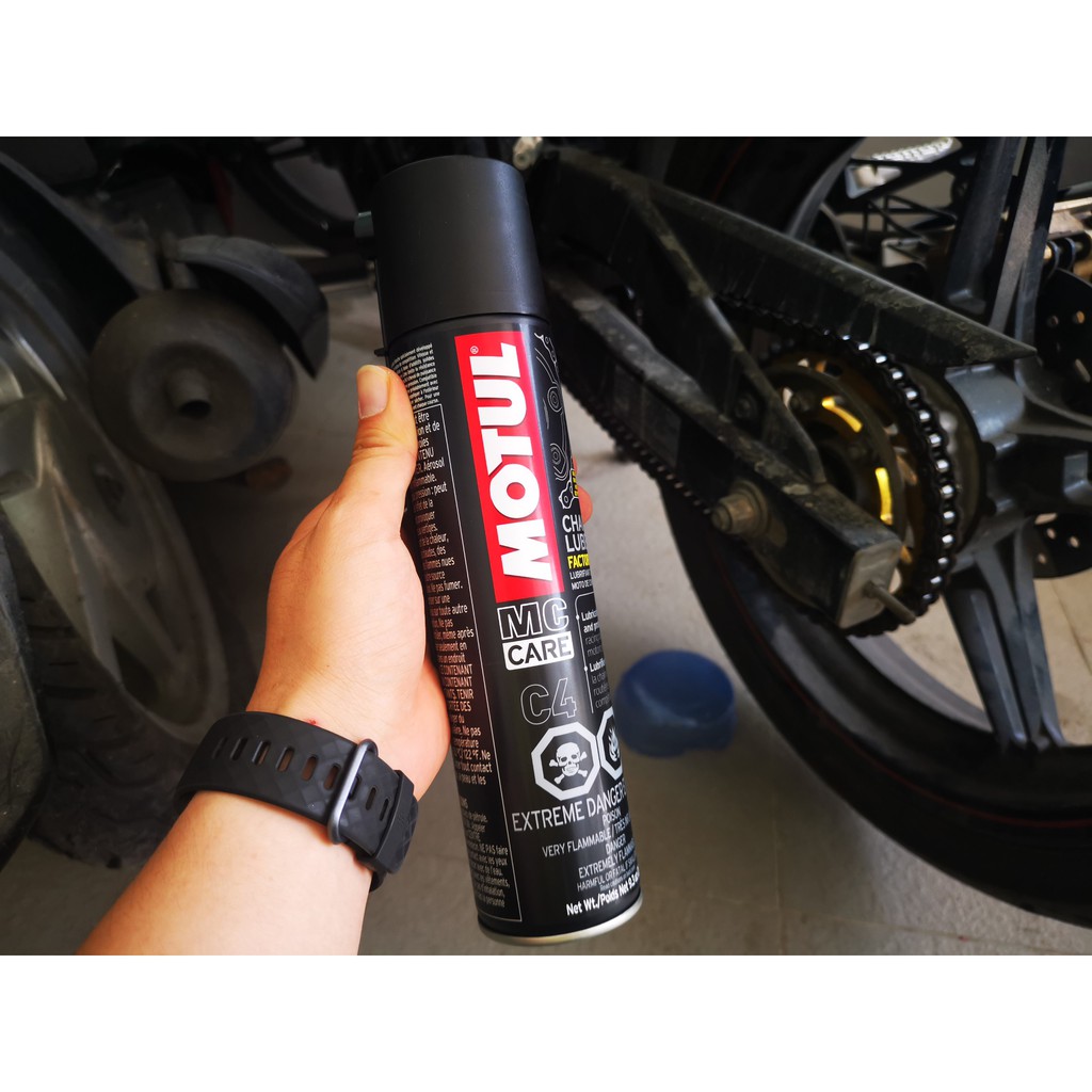 Dung Dịch Vệ Sinh Dưỡng Sên Cao Cấp Motul C4 400ml