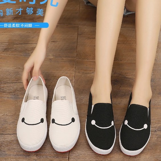 Slip on mặt cười lớn dễ thương