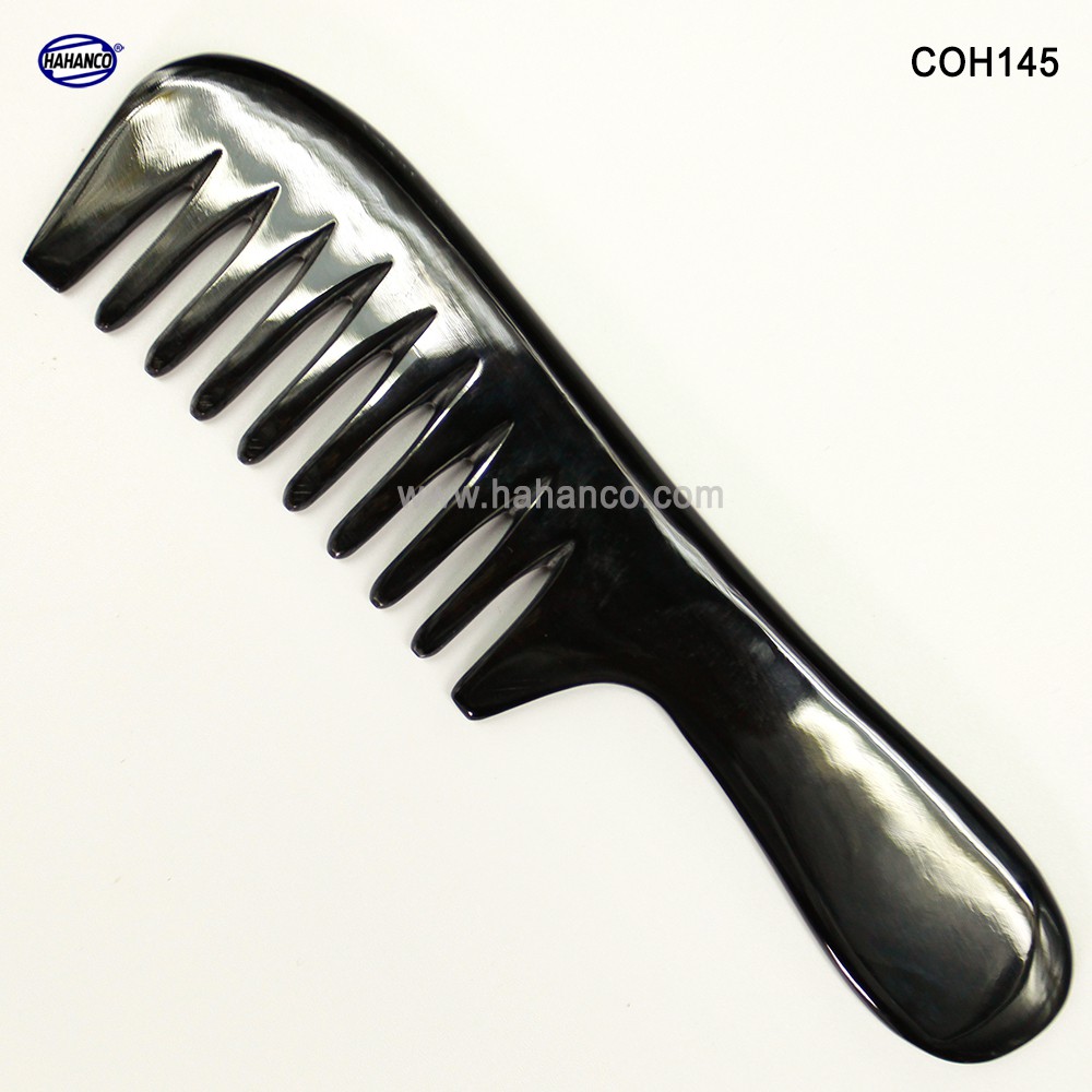 Lược Sừng massage đầu giúp lưu thông máu - COH145 (Size: L - 19cm) - Răng thưa -Horn Comb of HAHANCO - Chăm sóc sức khỏe