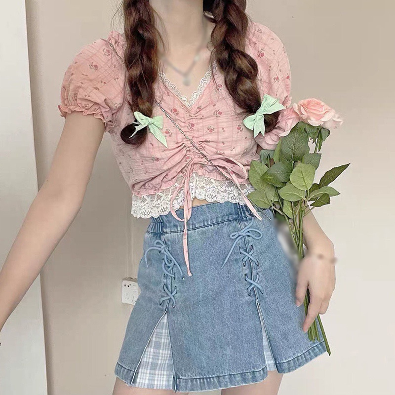 Áo croptop tay ngắn cổ chữ v phối dây rút họa tiết hoa ngọt ngào phong cách Nhật bản