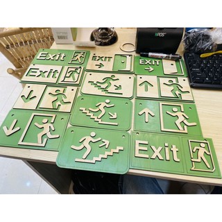 Bảng gỗ: EXIT