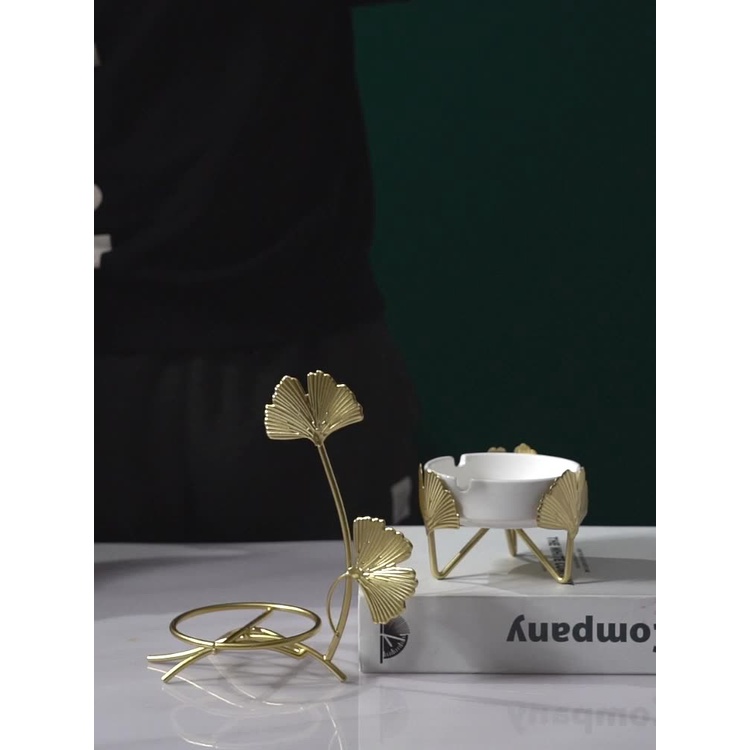 Trang trí gạt tàn hình lá cây, gạt tàn cách điệu