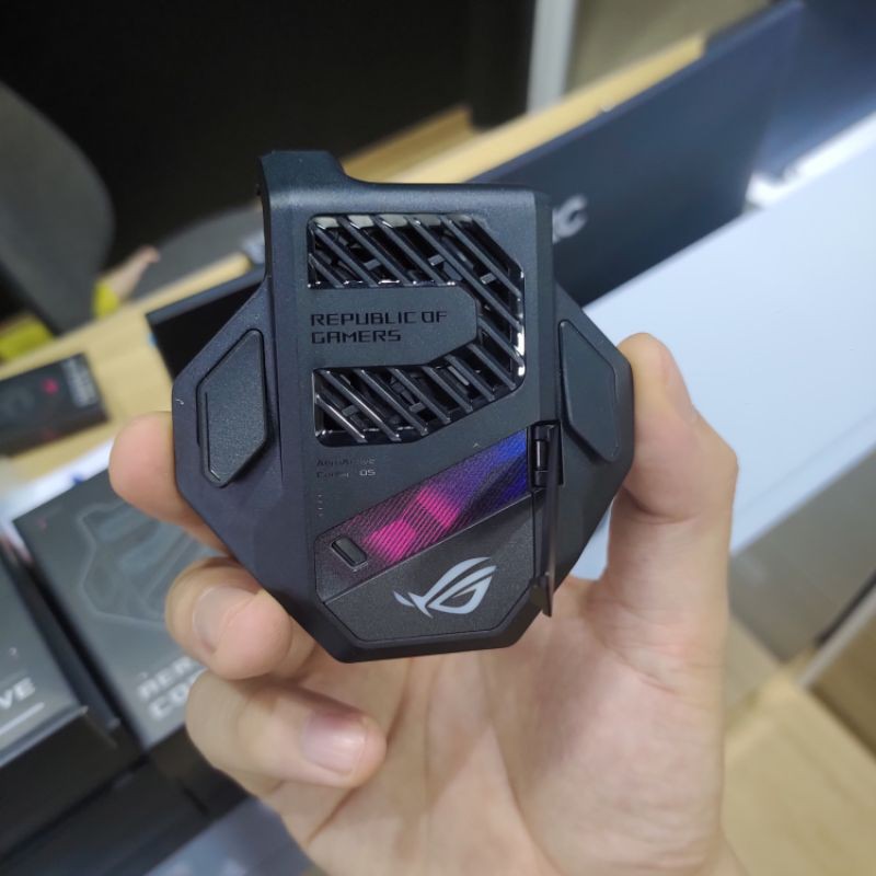 Quạt Tản Nhiệt Aero Active Cooler 5 Asus Rog Phone 5 / 5 Pro / 5 Untimate / 5S / 5S Pro (Chính Hãng)