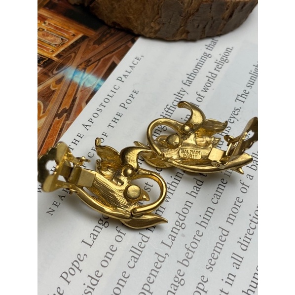 Bông tai kẹp vintage Balmain  Paris hoa