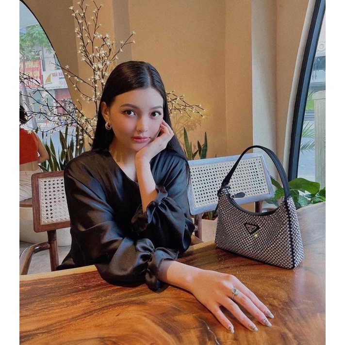 Túi Xách P RA DA Đá gắn cả 2 mặt ,tag da in