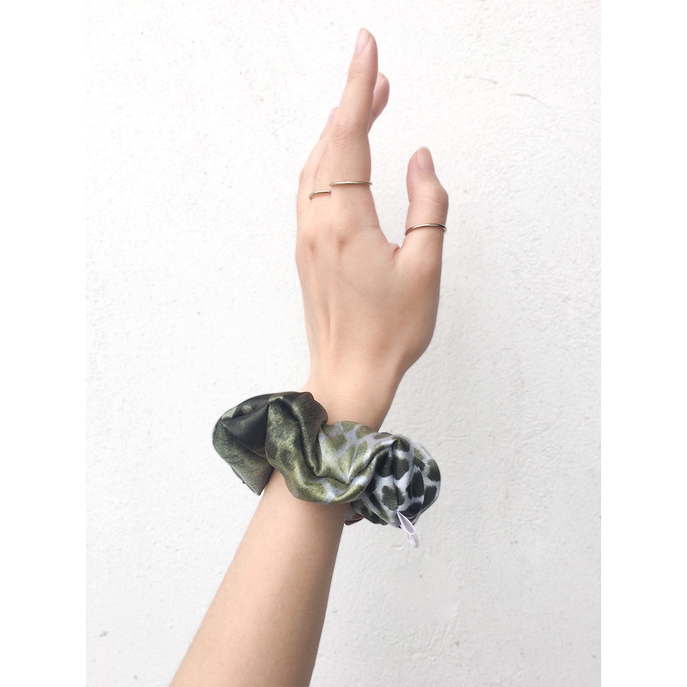 BONI - Dây chun buộc tóc họa tiết Lụa Satin Đức Scrunchies Handmade I COURT GREEN
