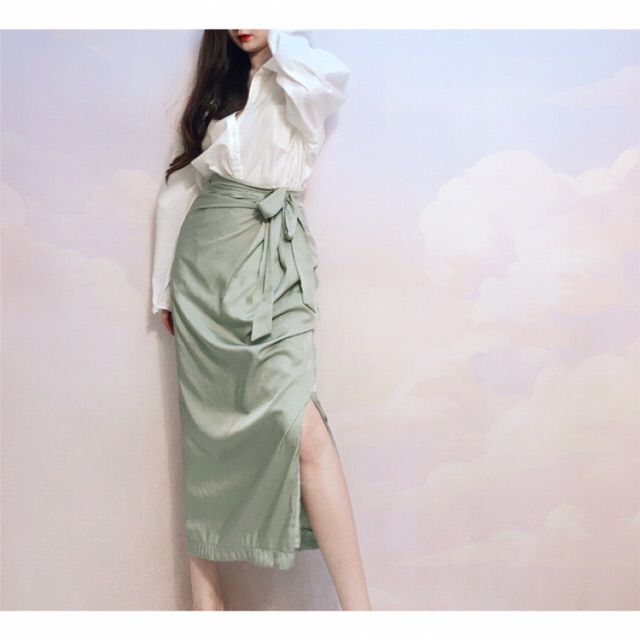Chân váy midi xẻ tà cột dây