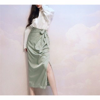 Chân váy midi xẻ tà cột dây