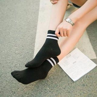 Sỉ 10 đôi tất cổ sọc nam nữ phong cách Hàn