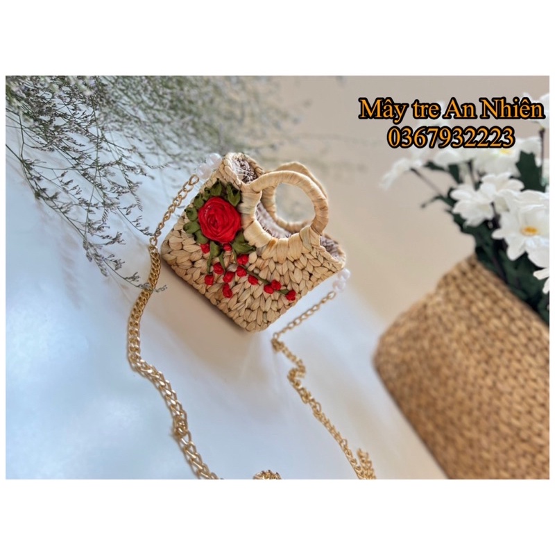 Giỏ Baby thêu hoa