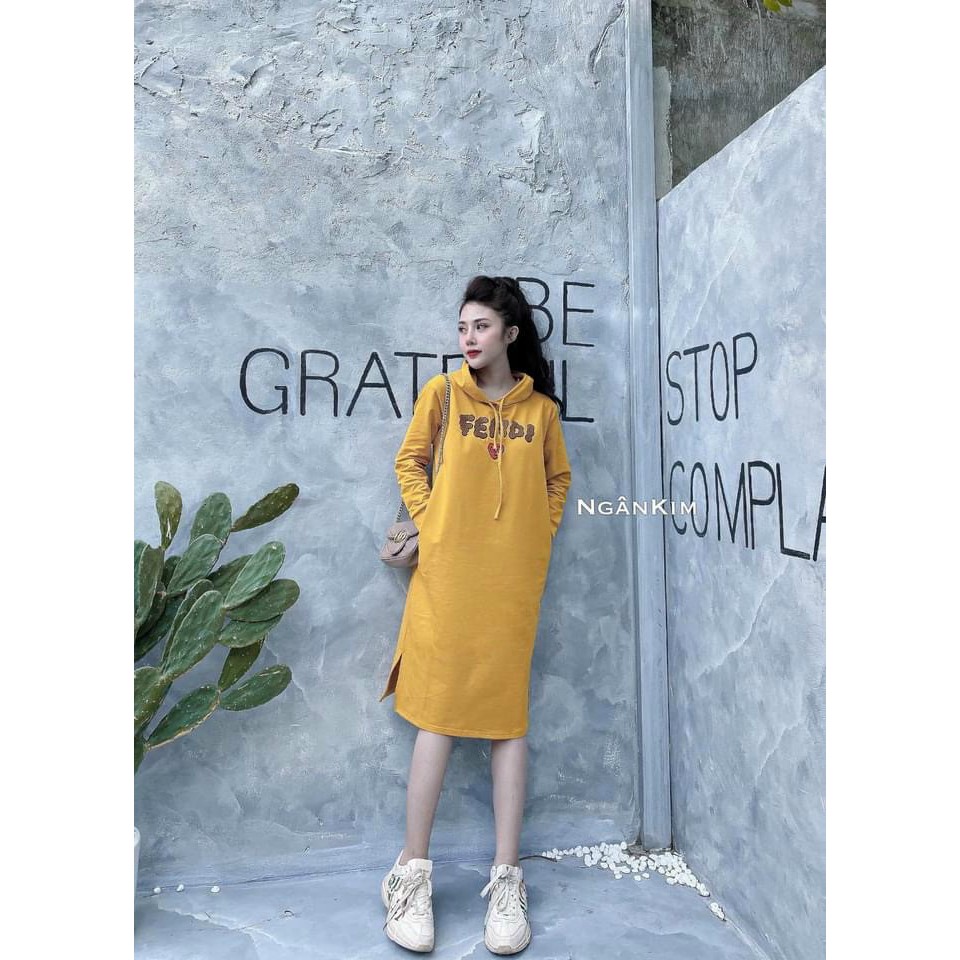 đầm suông dài tay nữ có mũ in chữ fenddy nhiều màu xinh xắn | BigBuy360 - bigbuy360.vn