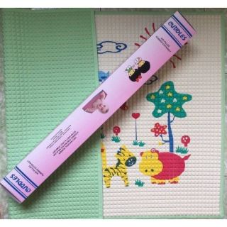 VB. Nệm (Chiếu) cao su chống thấm 60*90cm (giao hình ngẫu nhiên) <bé sơ sinh>