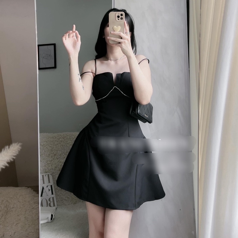 Váy dây viền đá