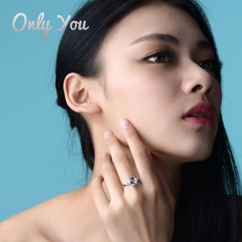 Nhẫn Mạ Bạch Kim 18K Đính Đá Topaz Aquamarine