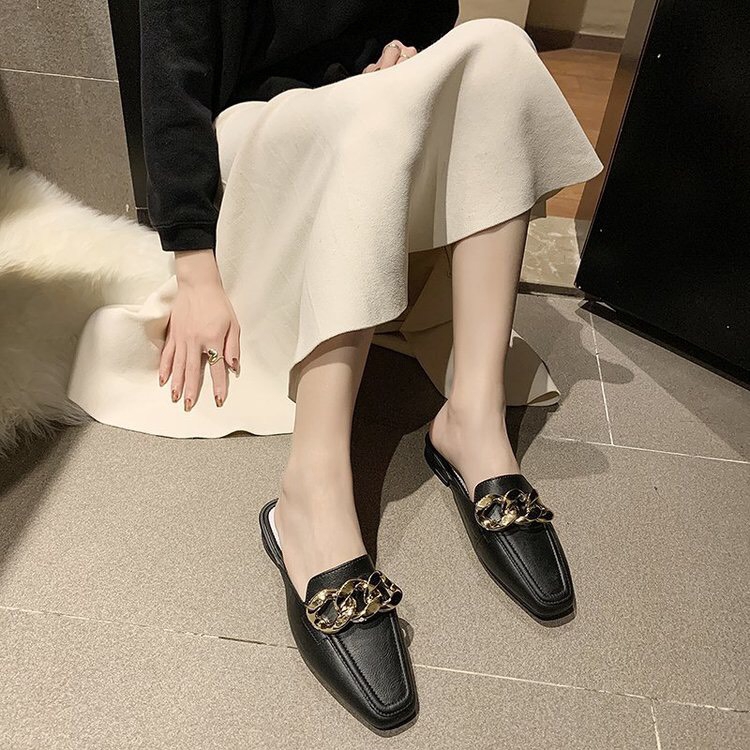 Giày sục nữ đai xích to mẫu đẹp nhiều màu mũi nhọn s61 | BigBuy360 - bigbuy360.vn