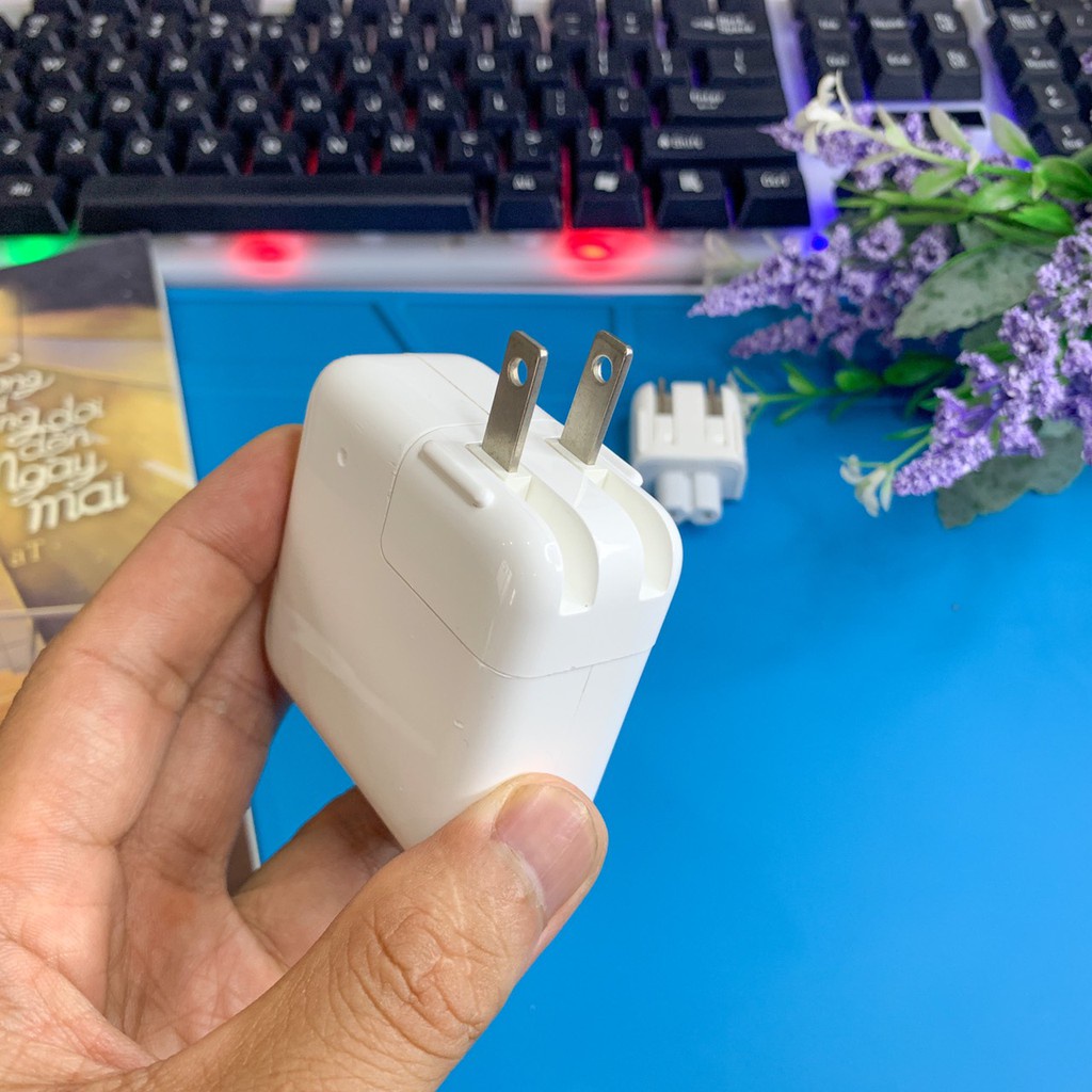 Đầu cắm cho sạc Mac, tablet táo, máy tính bảng dạng 2 chấu chân dẹt , gập ( loại zin new 98% )