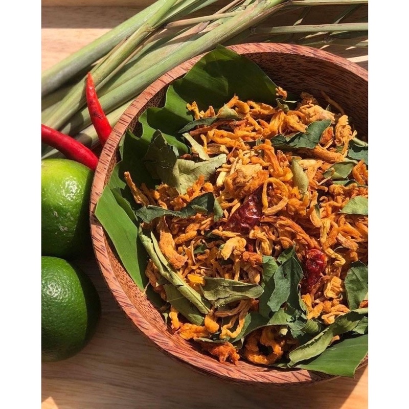 KHÔ GÀ LÁ CHANH ĐẬM ĐÀ NGON CAY VỪA PHẢI LON PET 300gr | BigBuy360 - bigbuy360.vn