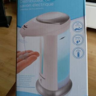 Máy đựng xà phòng tự động