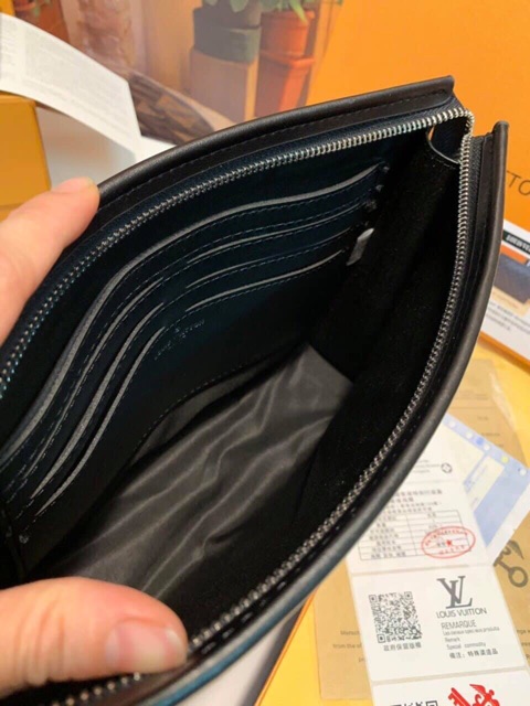 Túi cầm tay có hoá đơn và hộp | BigBuy360 - bigbuy360.vn