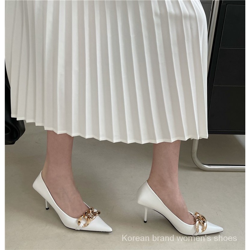 Giày cao gót mũi nhọn gót vừa dày phối dây xích kim loại thời trang mùa hè mới 2021