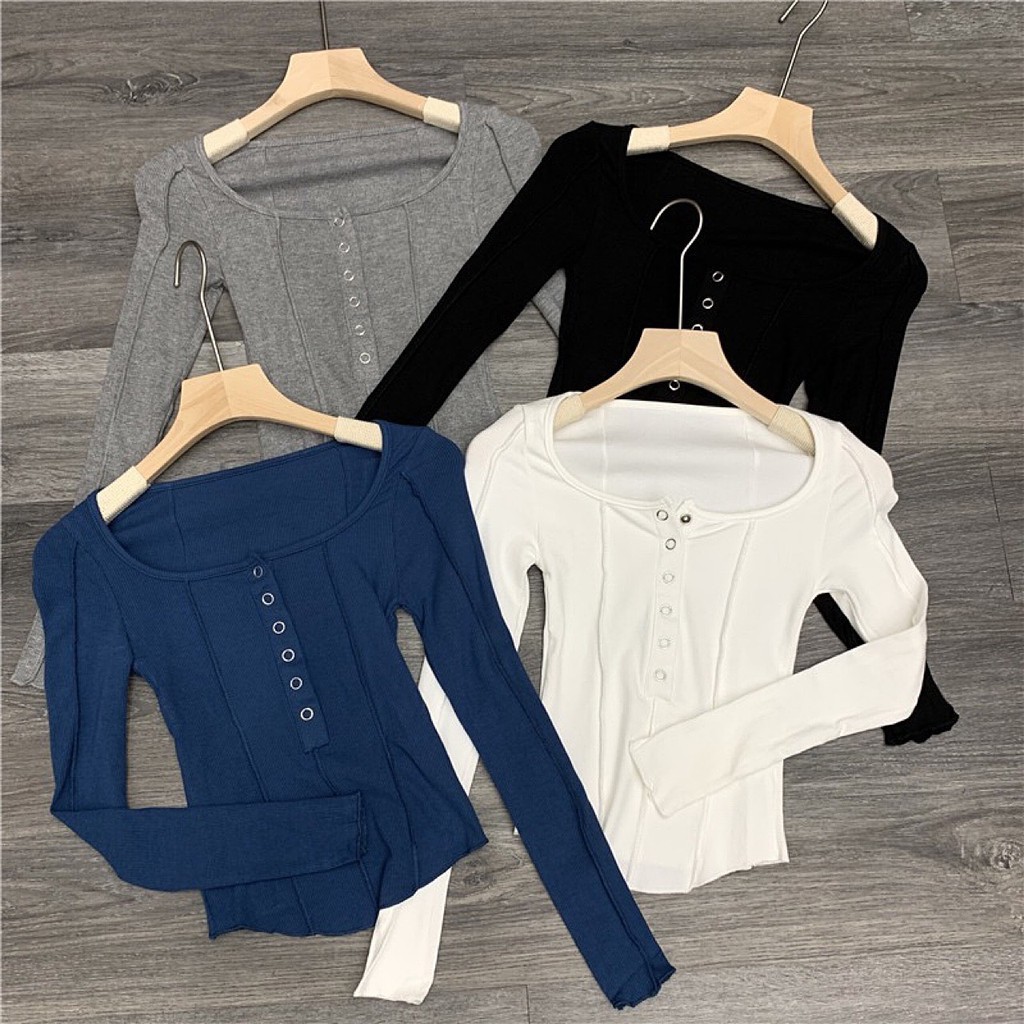 Áo croptop nữ ôm body cúc ngực tay dài De-Lys với chất liệu tăm hàn có gân nhẹ