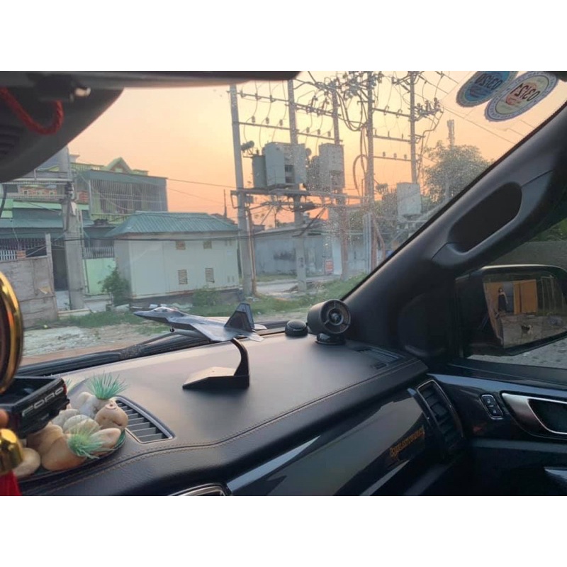 Loa toàn dải để taplo