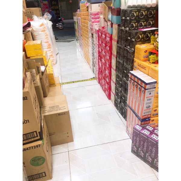 Hủ đựng kem body 250g màu đen viền vàng