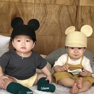 Mũ cói mickey