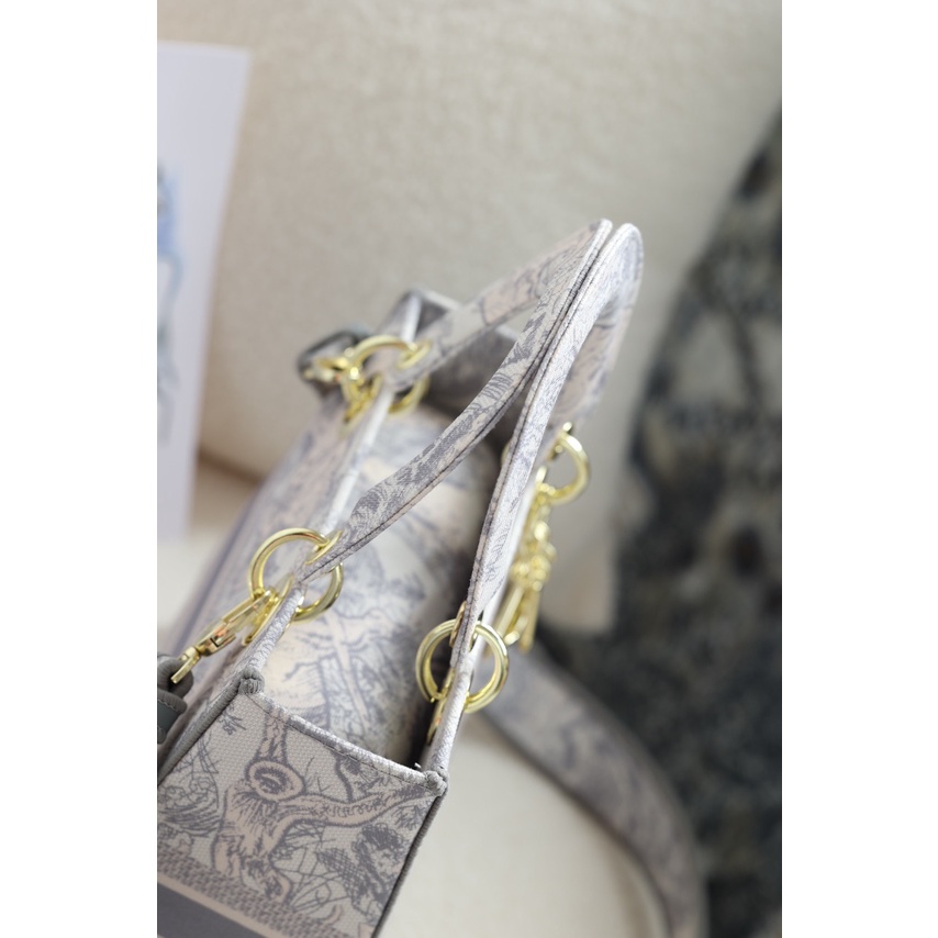 Túi Xách Di.or Hoa Hậu Size 24cm Màu Ghi