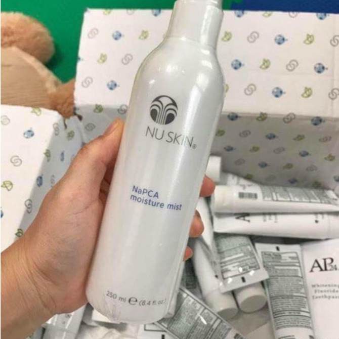 Xịt Khoáng Dưỡng Ẩm Nuskin Napca Moisture Mist