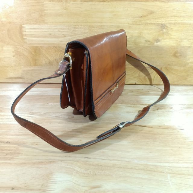 Túi đeo chéo da thật secondhand  060612