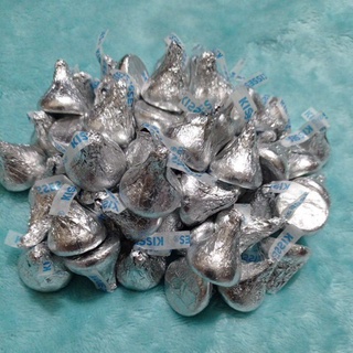 Mã GROXUAN1 giảm 8% đơn 150K 100 gam kẹo socola mỹ hershey s kisses