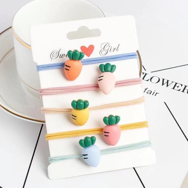 Cột tóc cà rốt dễ thương