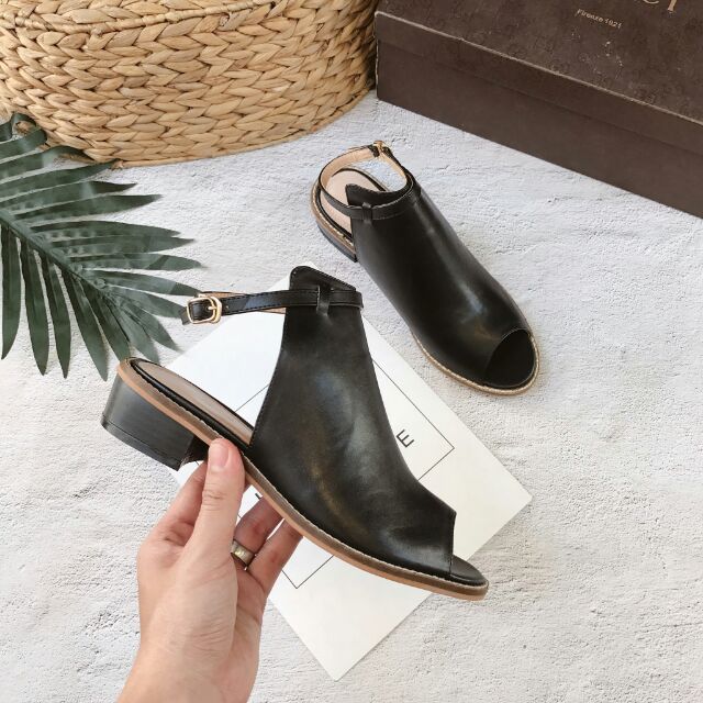 Giầy Sandal giả boot che nắng 2 màu đen và kem. Size 35 đến 39 .