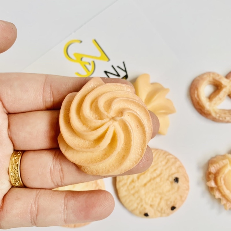 Nam châm hít dán dính trang trí tủ lạnh, tủ sắt lò nướng hình chiếc bánh quy