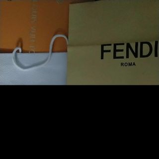 Túi giấy các hãng Fendi, Cartier, burberry, prada, valentino, hermes... mở