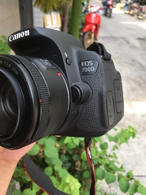 Máy ảnh Canon EOS 700D + lens 50mm f1.8 STM