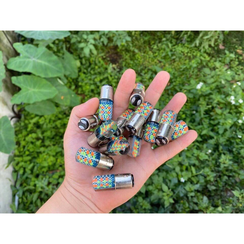 Đèn led hậu nháy 7 màu đẹp long lanh.