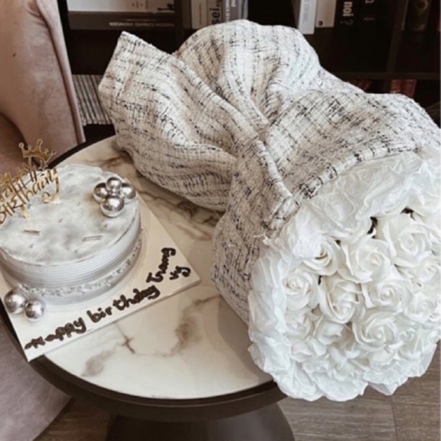 Bó hoa sáp gói vải dạ hot trend cực xinh làm quà tặng, bó hoa sinh nhật phong cách mới