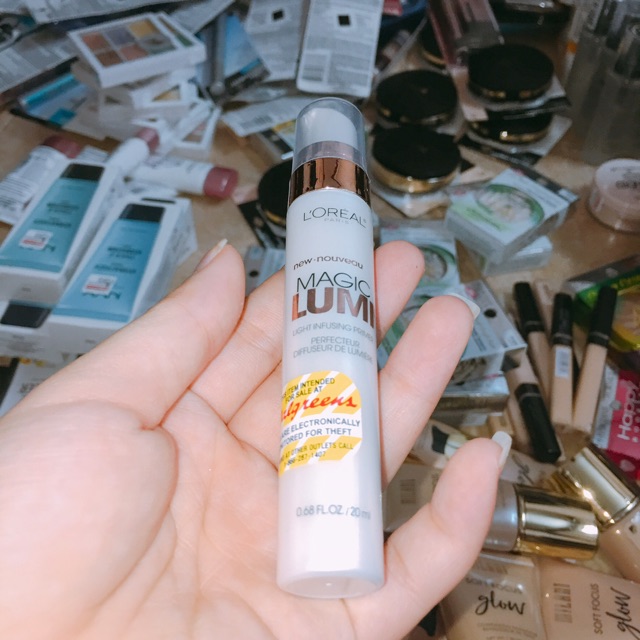 KEM LÓT ÁNH NHŨ LOREAL MAGIC LUMI LIGHT INFUSING PRIMER | BigBuy360 - bigbuy360.vn