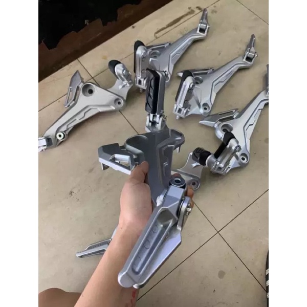 Gác chân nhôm trước sau gắn honda monkey 125 mẫu msx sf 125 2020
