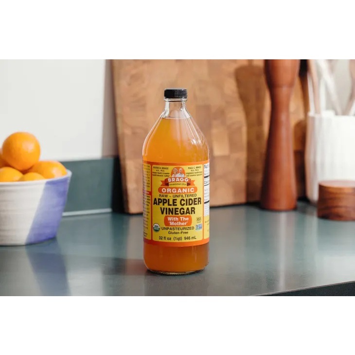Giấm táo hữu cơ Bragg  chai 473ml và 946ml - Organic apple cider vinegar