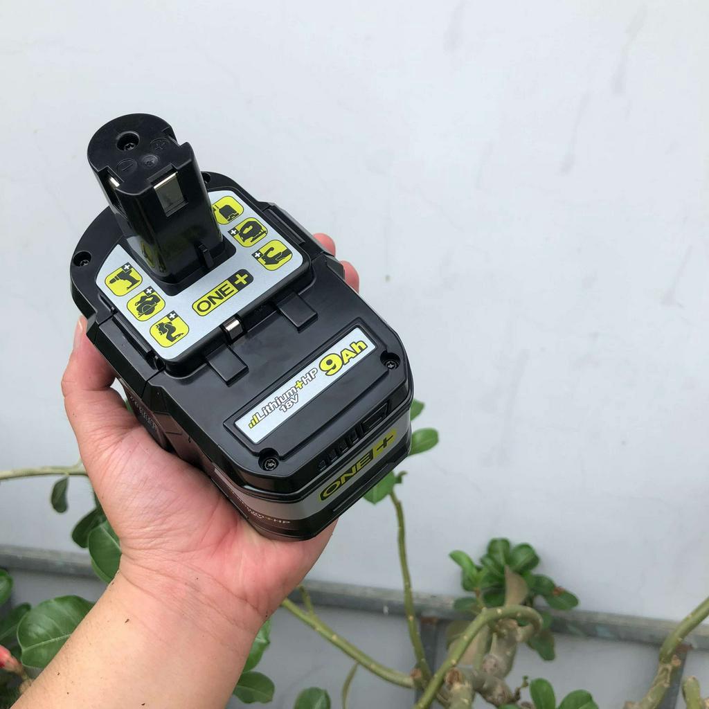 Pin Ryobi 18V 9AH nhận sạc zin, full tem.