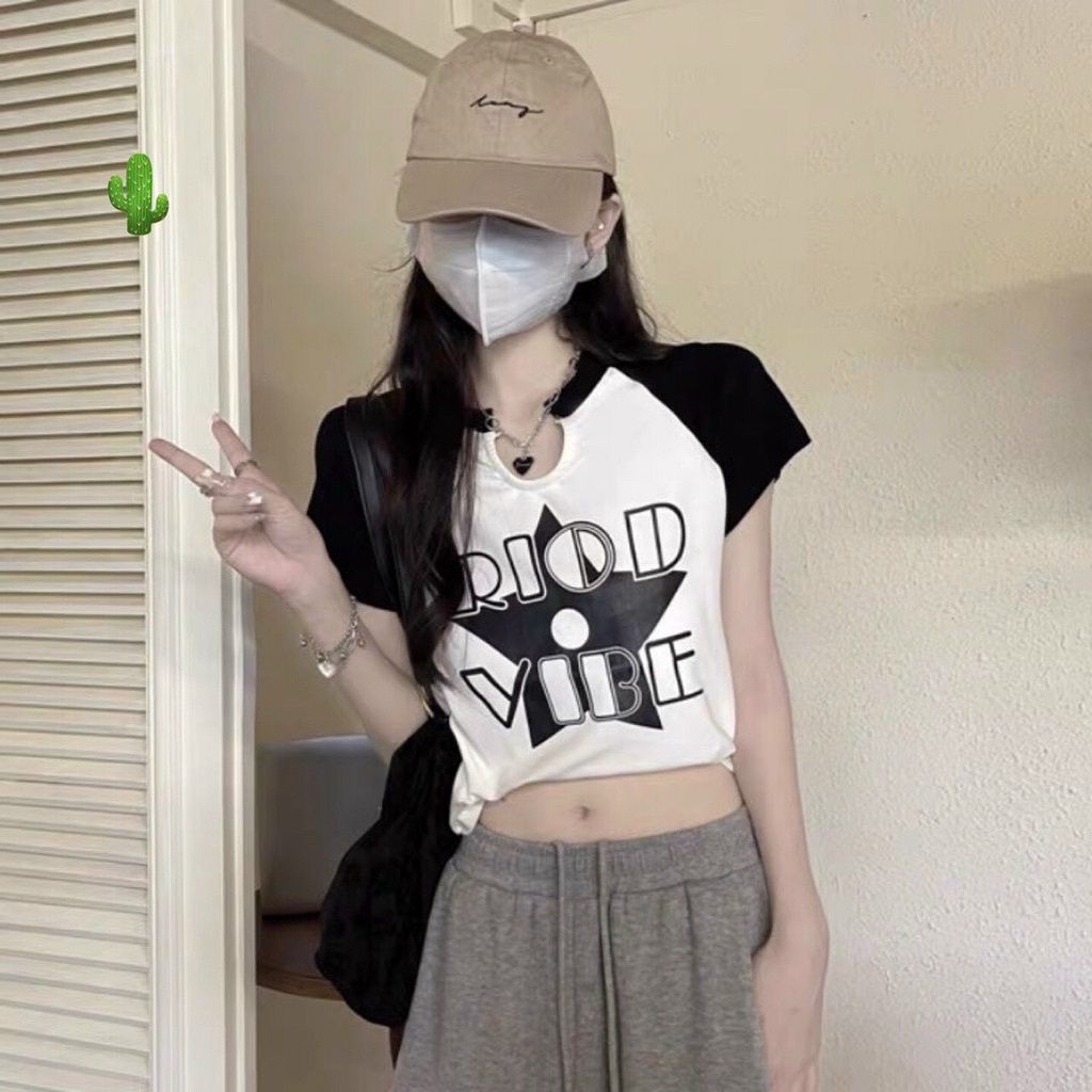 Áo croptop tay ngắn phối màu cổ khoét u in họa tiết siêu hot hit