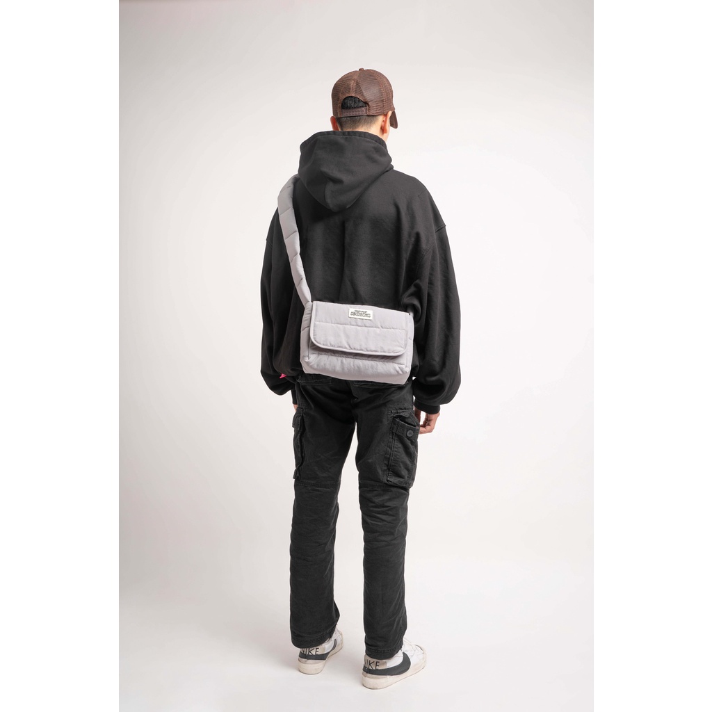 Túi đeo chéo chần bông POPOP PUFFER BAG GREY