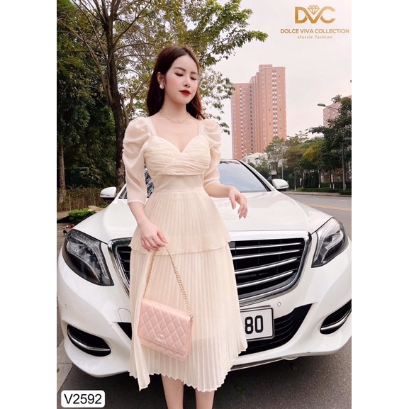 V2592 váy voan dập ly màu be