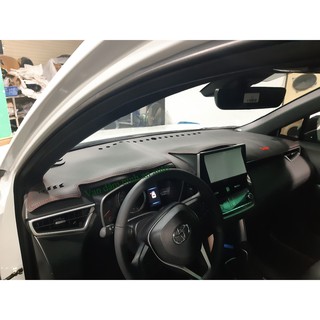 Thảm Tablo Da Vân Carbon Xe Toyota Cross 2020 Cao Cấp Hàng Loại 1 Dày 3 lớp chống trơn Trượt