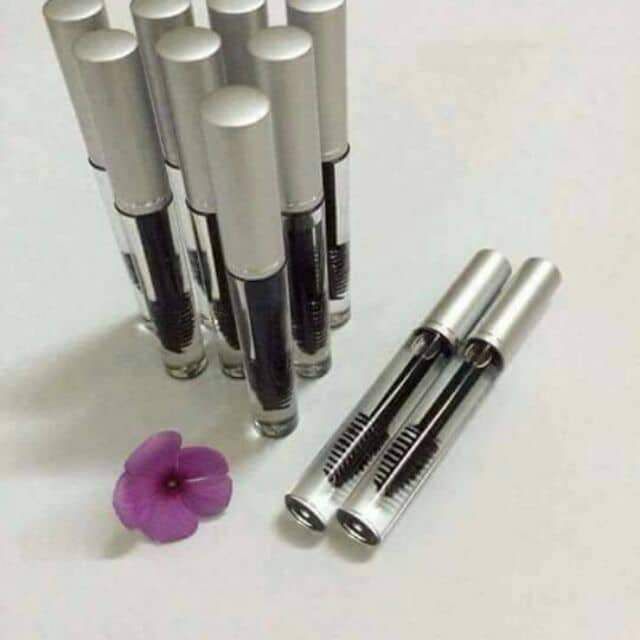 1 Chiếc Chuốt Mi Dầu Dừa Giúp Mi Dài Và Dày Hơn