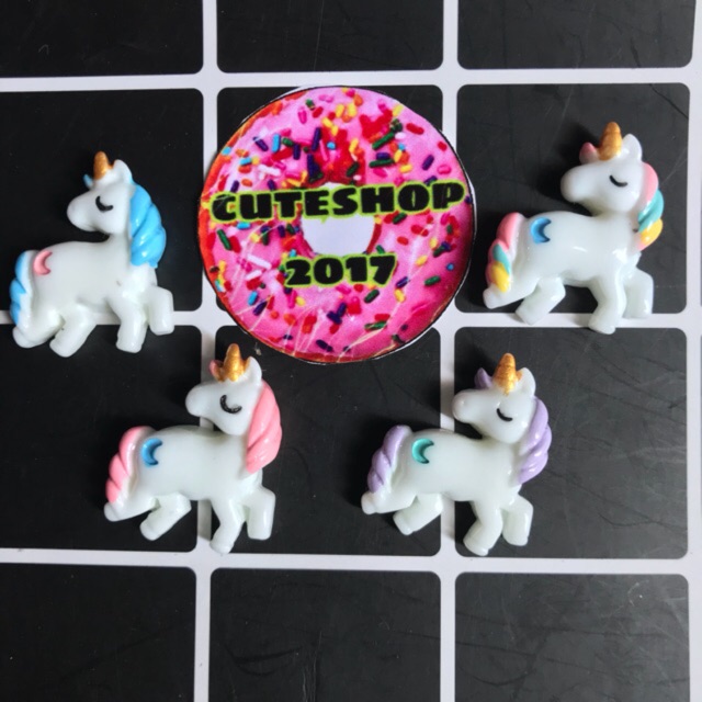 charm unicorn mặt trăng