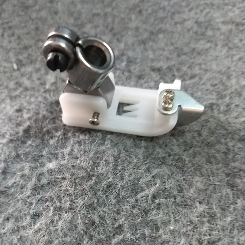 Chân vịt máy trần đè siruba F007 5.6